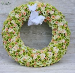 flower delivery Budapest - peach-green wreath (65cm, 80 st)