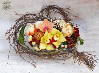 Blumenlieferung nach Budapest - Keramiktopf zum Muttertag mit Orchideen, Rosen, Herzform