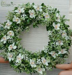 flower delivery Budapest - Big wreath with 20 orchids (80 cm)