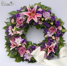 flower delivery Budapest - Wreath with pink purple flowers  (50 cm, 30 stems)