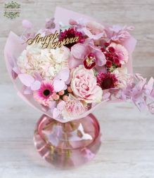 flower delivery Budapest - Mother's day pink bouquet with orchid, pink vase, wooden sign