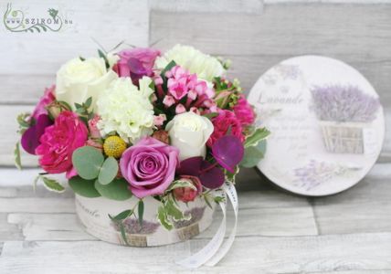 Romantic vintage rosebox (21 stems)