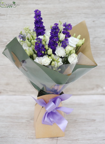 flower delivery Budapest - blue-white bouquet with delphinium in papervase (12 st)