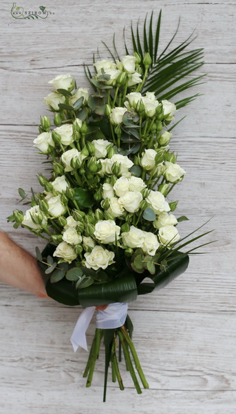 flower delivery Budapest - bouquet mad of ten white spray-roses