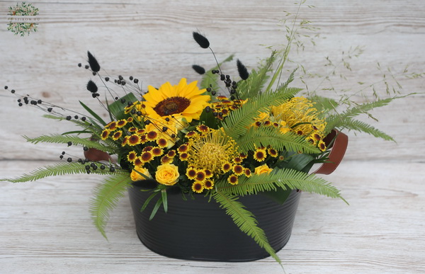 flower delivery Budapest - Sunflower metal bowl