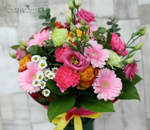 flower delivery Budapest - pink colorful bouquet (22 stems)