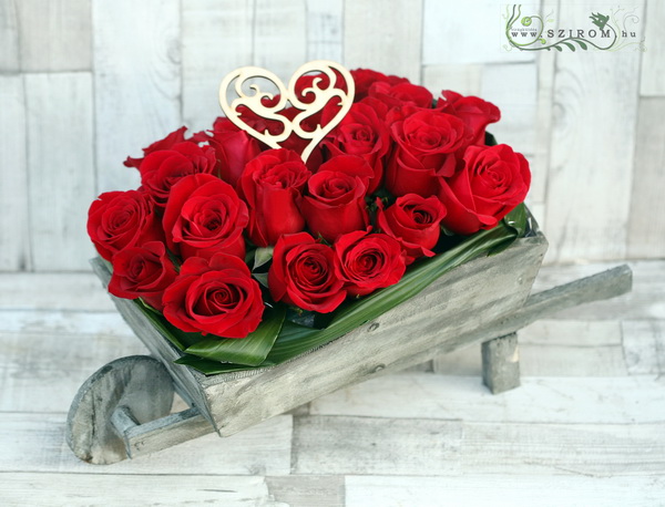 Egy talicskányi vörös rózsa (45 cm, 21 szál) - virágküldés