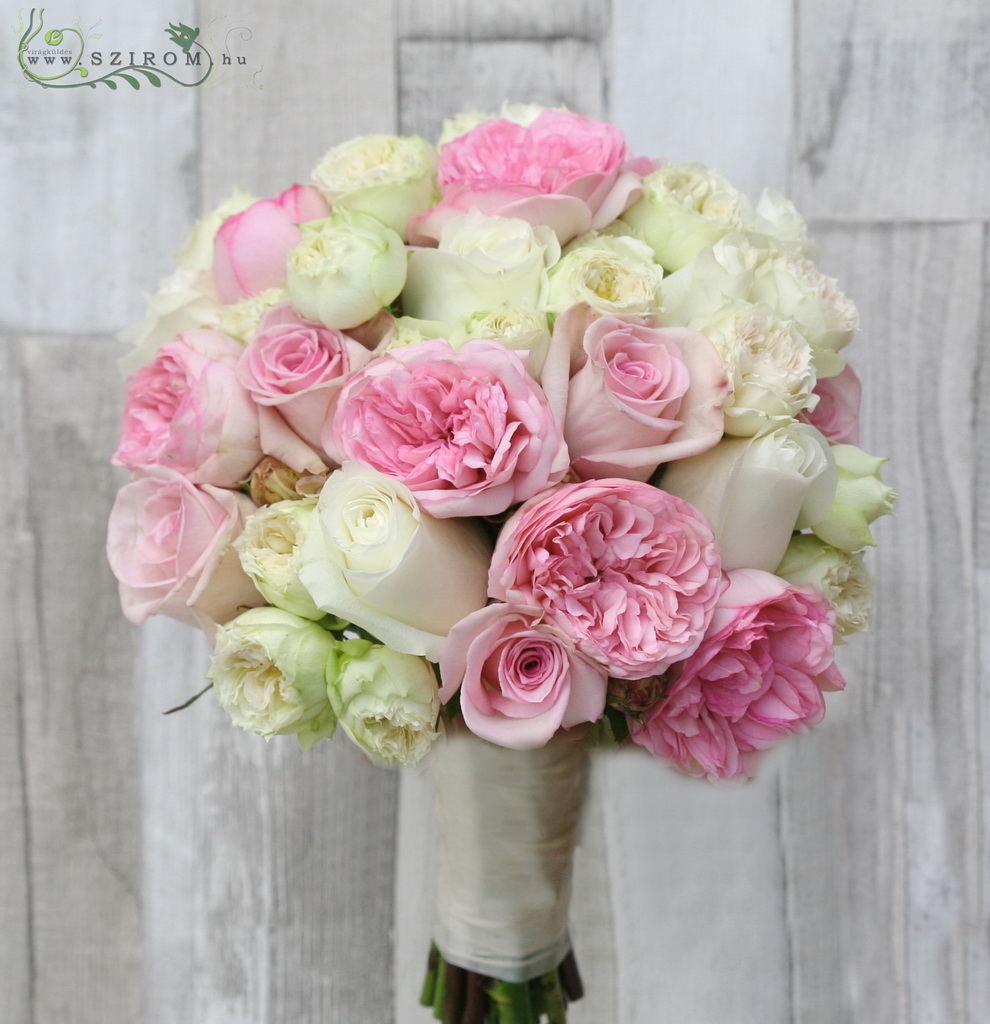 Virágküldés Budapest - Menyasszonyi csokor David Austin rózsával ( fehér, rózsaszín)
