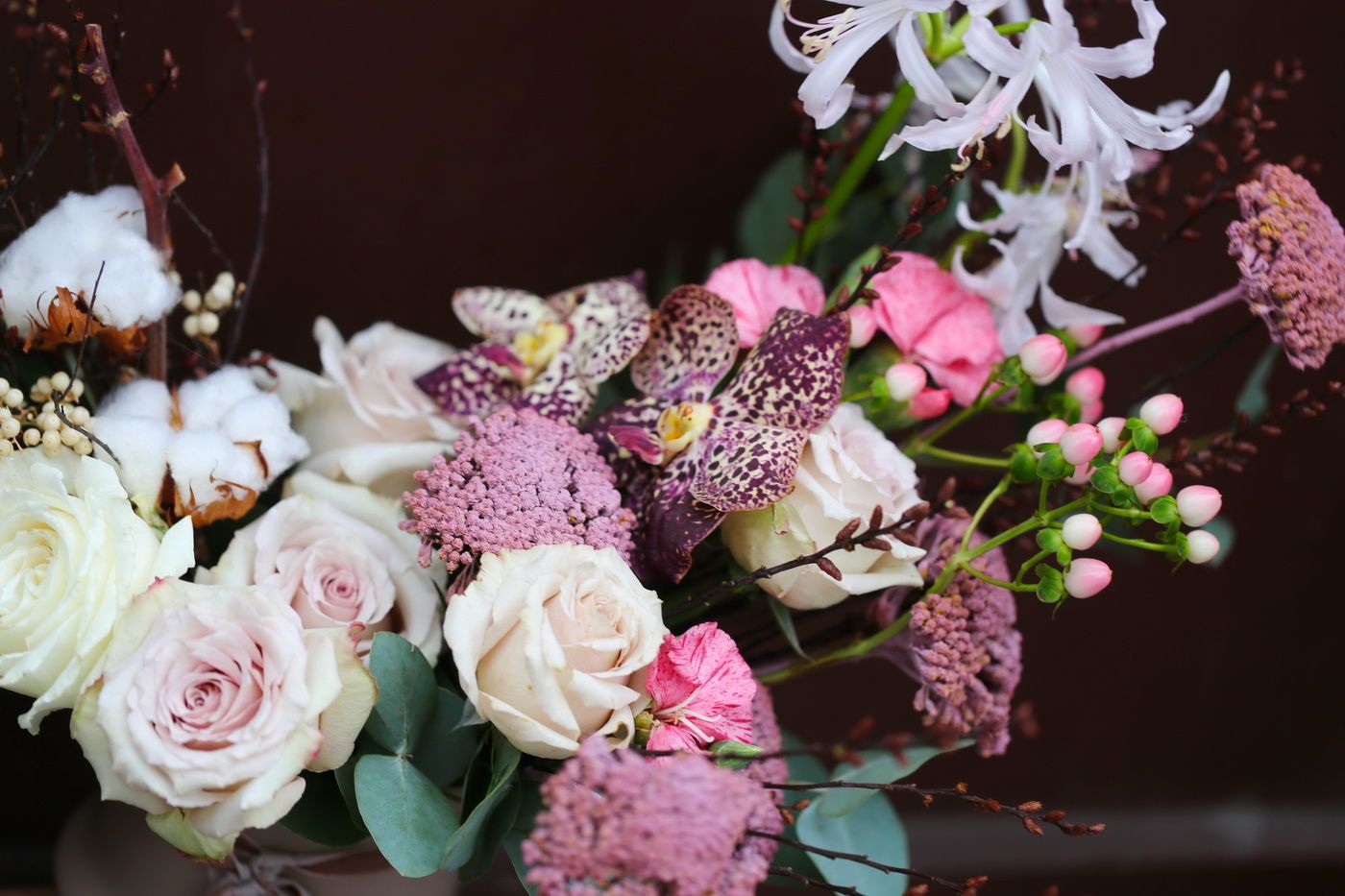 flower delivery Budapest - Crescent moon flowerbowl in the color of the year Mocha Mousse