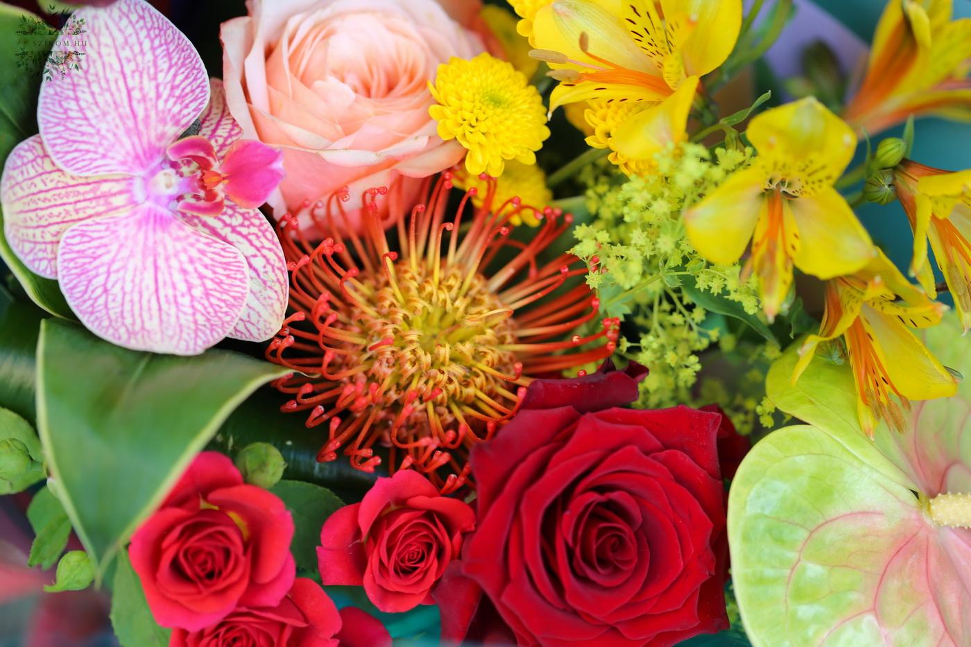 flower delivery Budapest - Blazing colors summer bouquet 