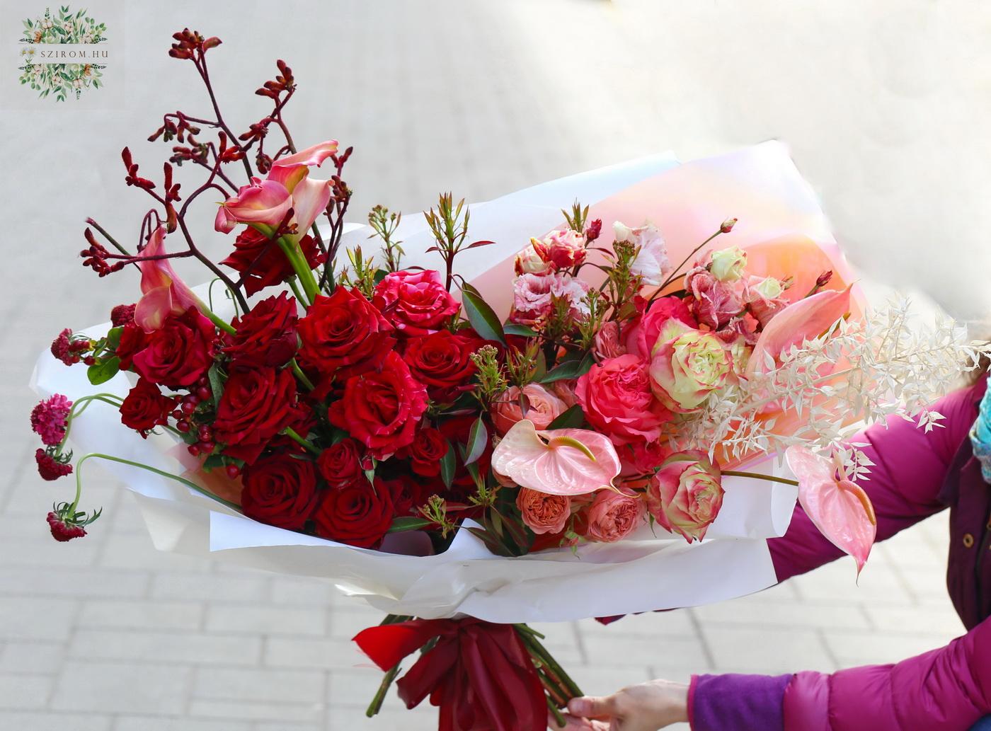 Blumenlieferung nach Budapest - Bezaubernder, romantischer Halbmondstrauß mit Rosen