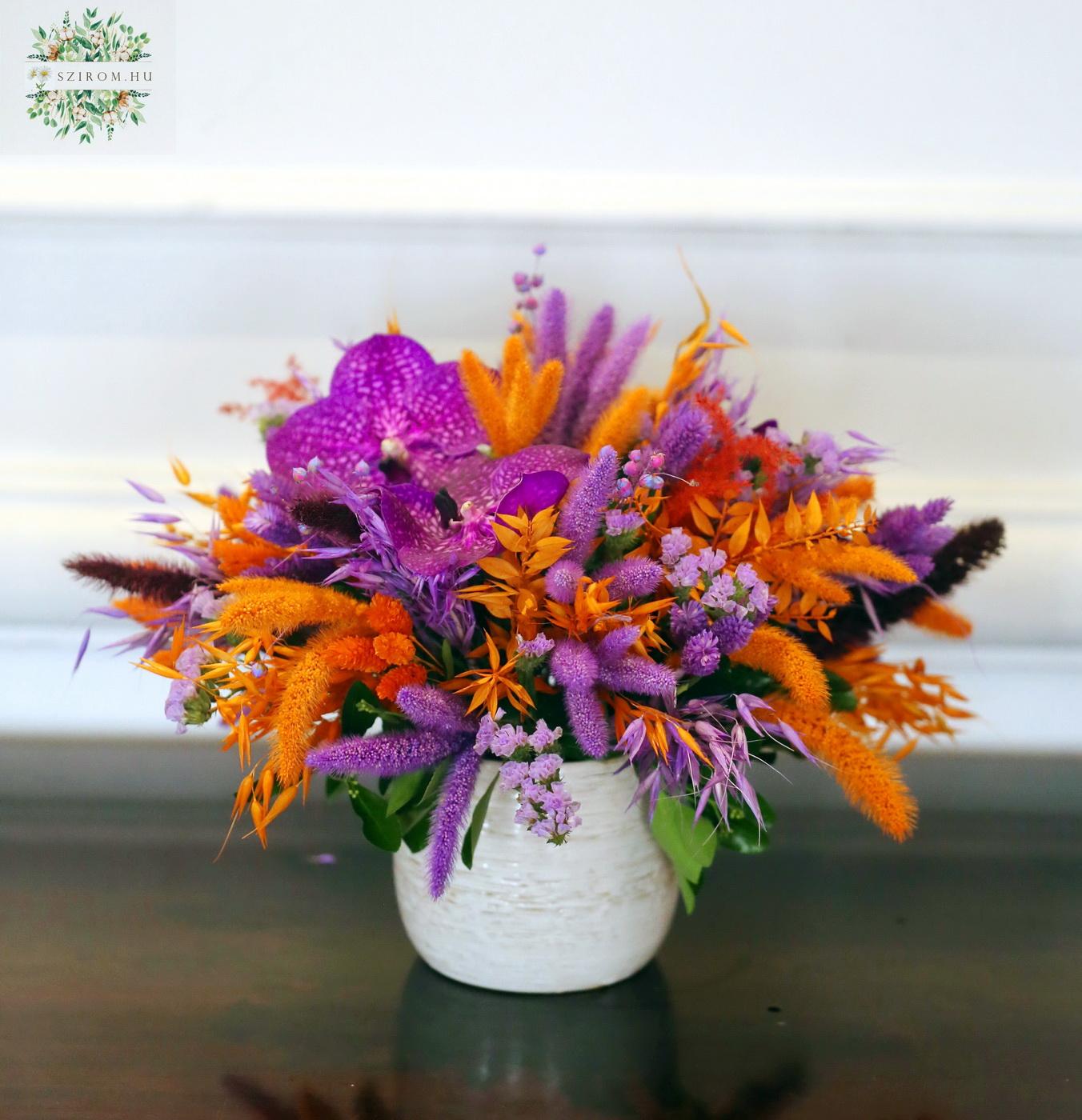 Blumenlieferung nach Budapest - Trockenblumen Arrangement mit sommerlicher Atmosphäre, mit 3 Vanda-Orchideen