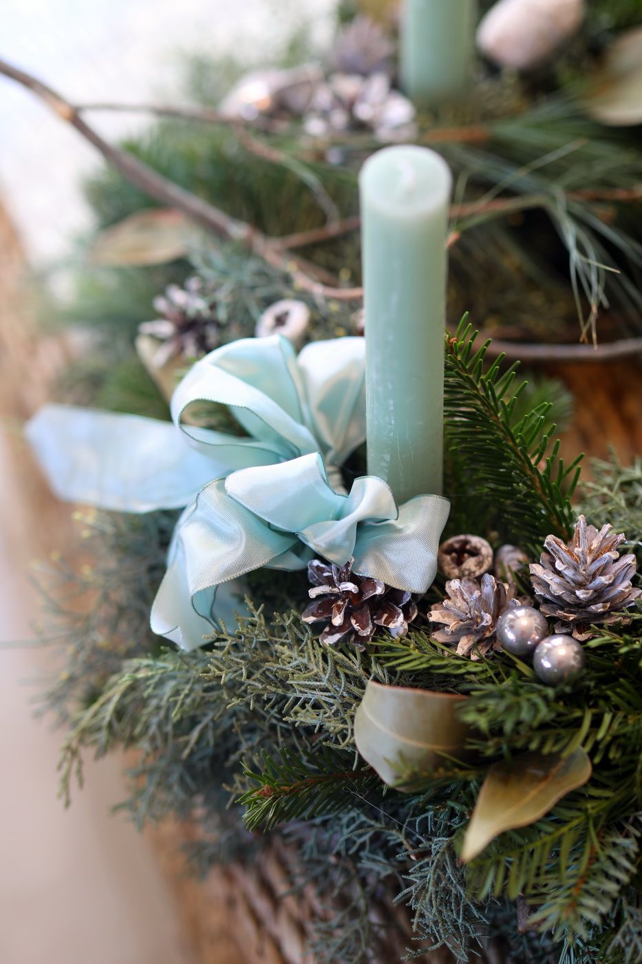 Blumenlieferung nach Budapest - Adventskranz mit lebender Kiefer, Türkis