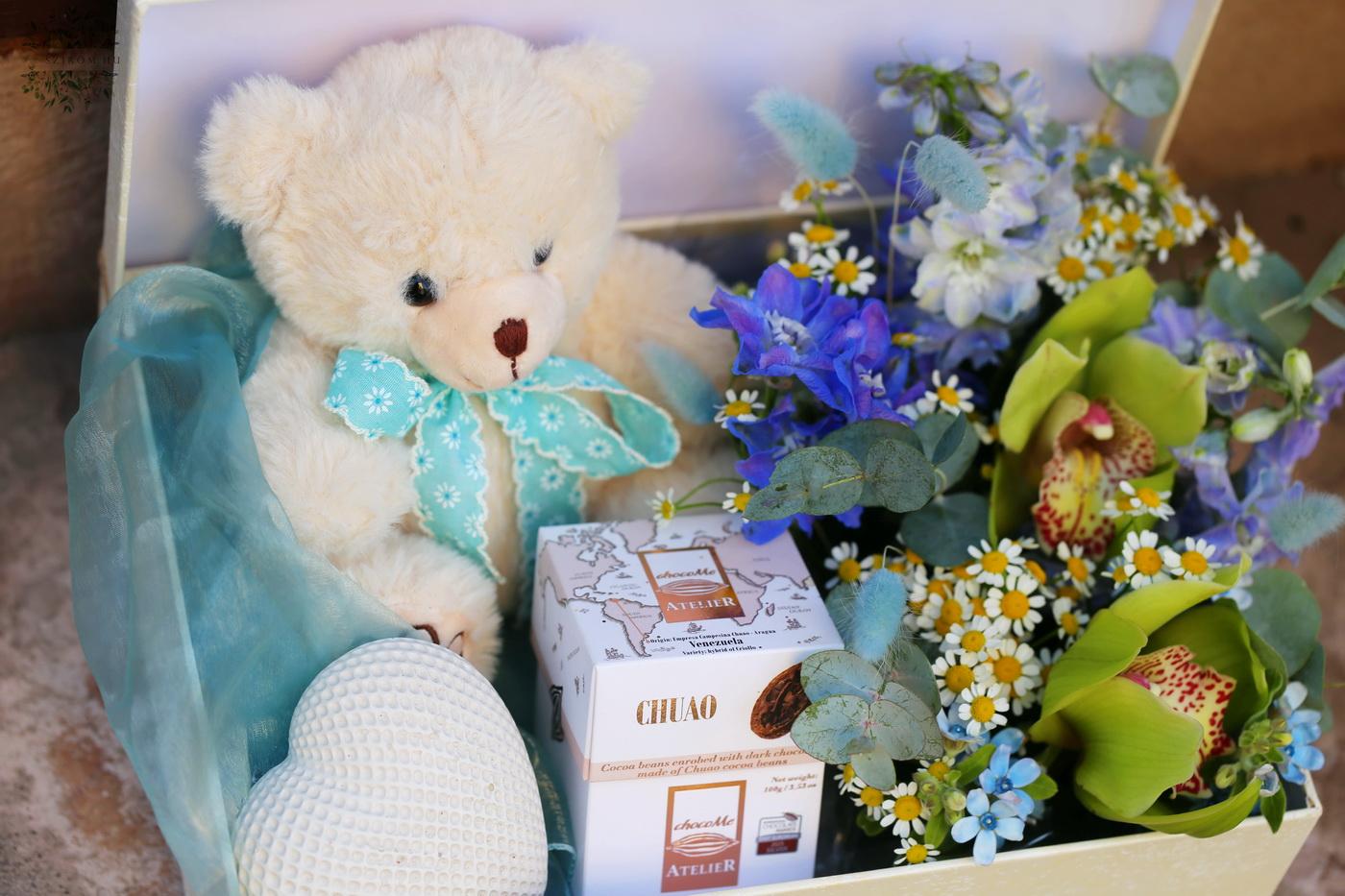 flower delivery Budapest - Hello Baby flowerbox for little Boy