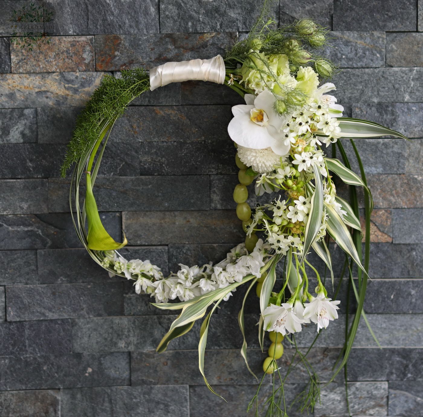 flower delivery Budapest - Modern hoop bouquet with one-sided decoration (ornithogalum, delphinium, alstroemeria, calla, white)