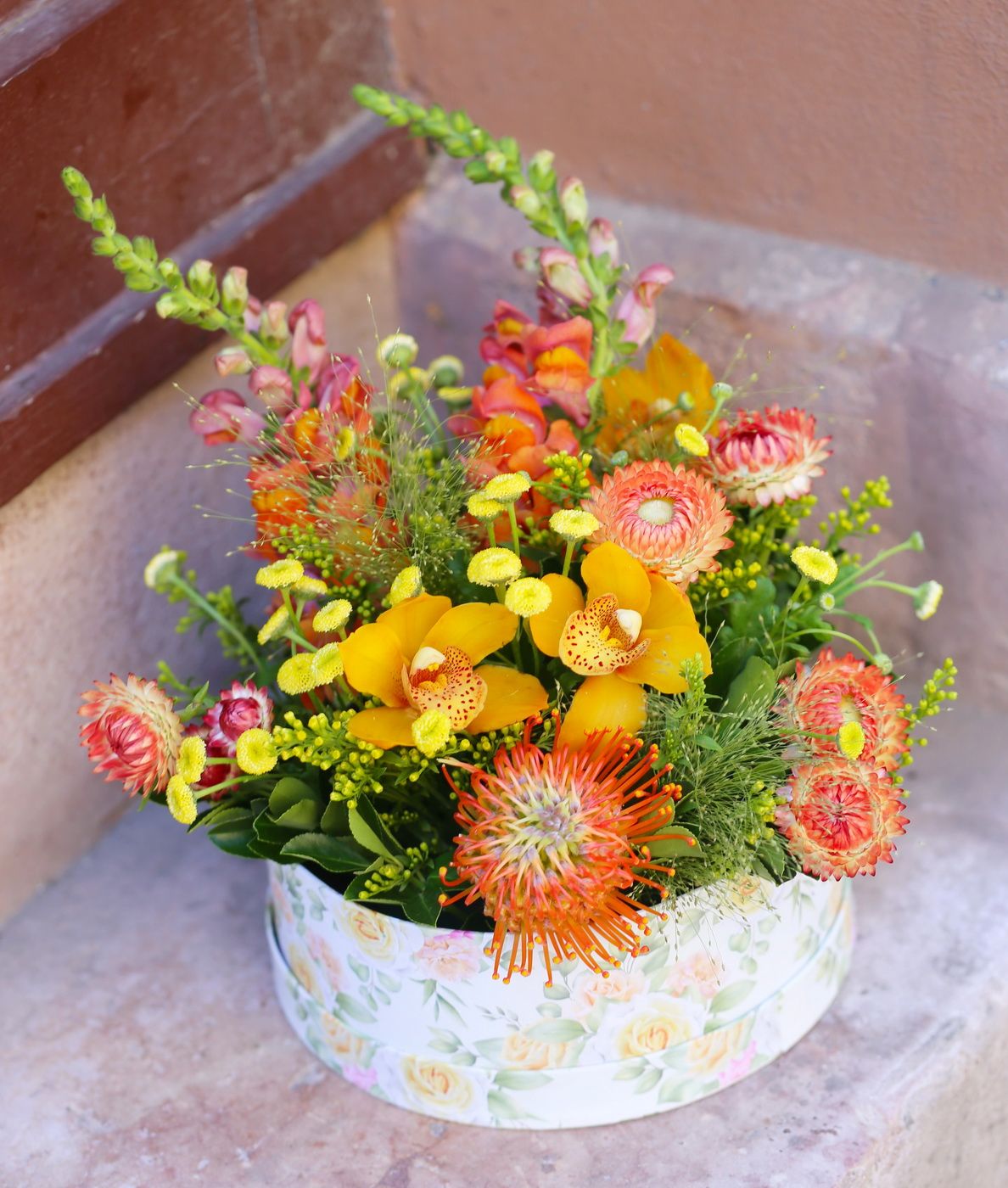 flower delivery Budapest - Summer flowerbox with orchids