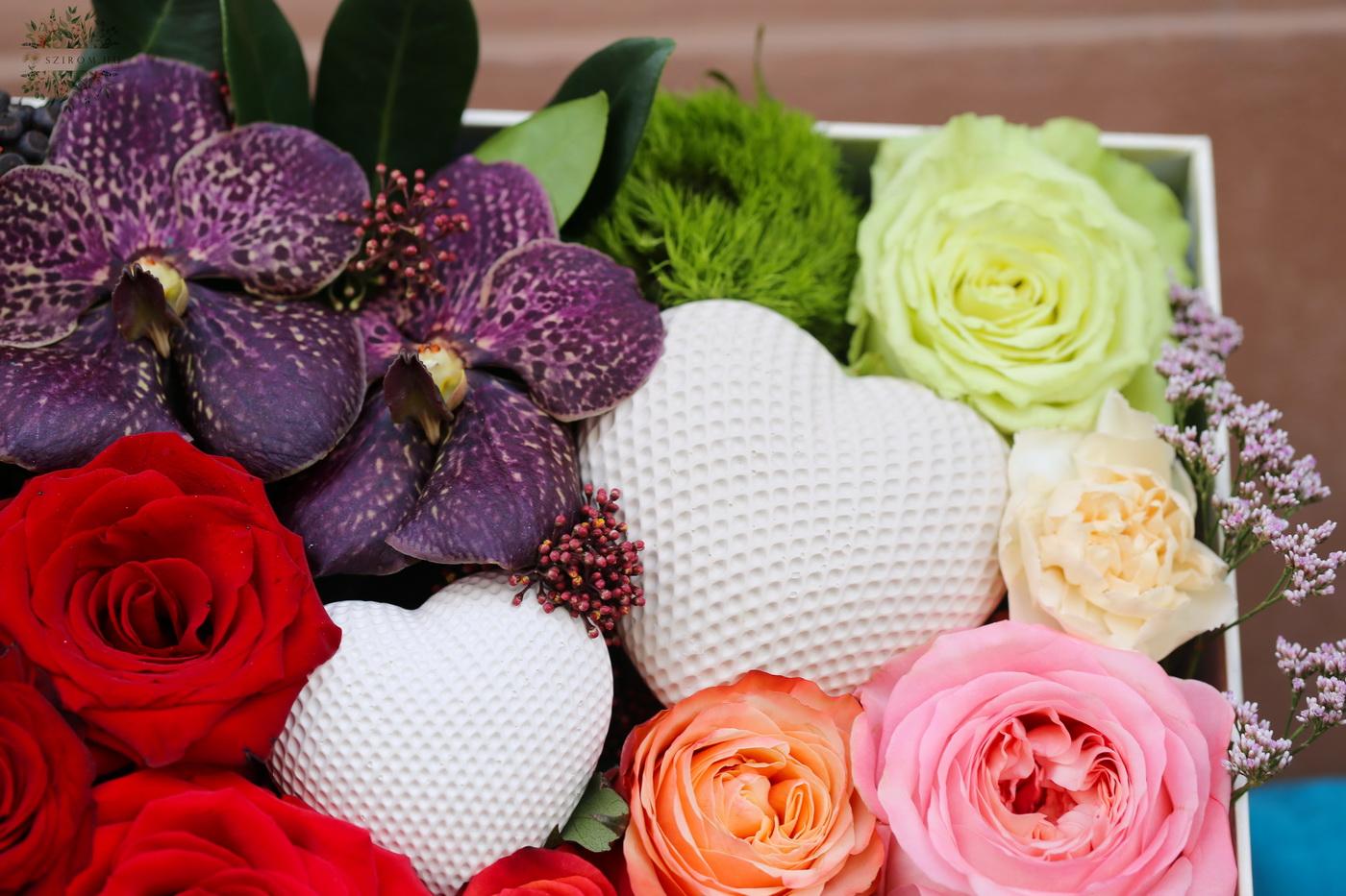 Blumenlieferung nach Budapest - Romantische Farbverlaufsbox mit Gipsherzen