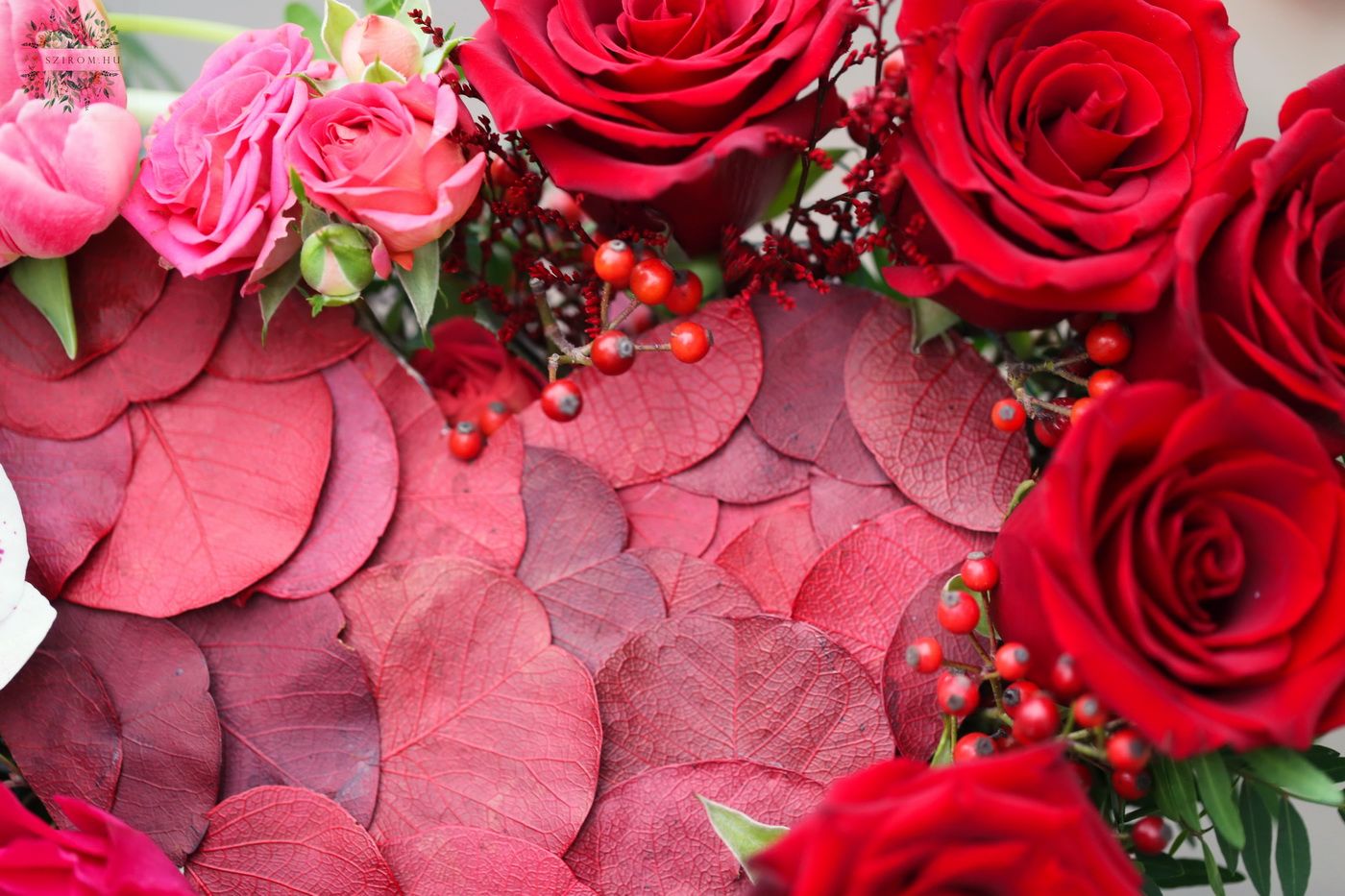 flower delivery Budapest - Heart bouquet with roses, orchid