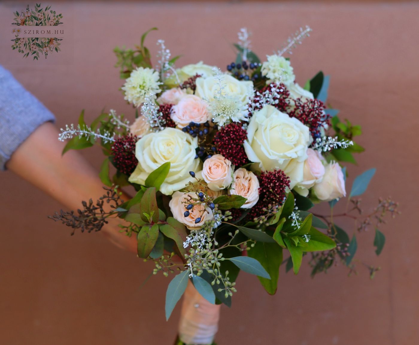 flower delivery Budapest - Winter bridal bouquet with roses, spray roses, skimmia (white, peach, burgundy)