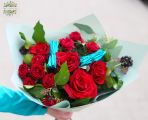 Round bouquet with red roses and spray roses (9 stems)