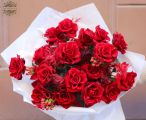 Modern trendy reflexed petals red rose bouquet (17 flowers)