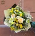 Großer luftiger Strauß mit Mimosen, Tulpen, Rosen, Orchidee (31 Stiele)