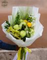Gelbgrüner moderner Brautstrauß mit Orchidee