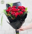 staring red roses ;) (11 roses + small flowers)