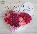 Romantische Herz Rosenbox mit 40 Rosen