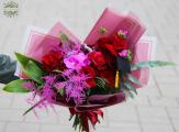 Abschlussstrauß aus roten Rosen und Orchideen für ein Mädchen