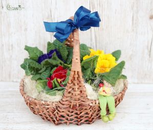 flower delivery Budapest - Primrose basket with ceramic elf