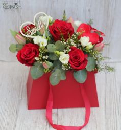 flower delivery Budapest - Little red bag bouuet with red roses, spring flowers (5 + 13 stems)