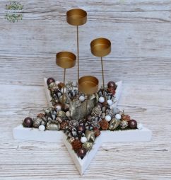 flower delivery Budapest - Star-shaped Advent decoration with candle holders and deer