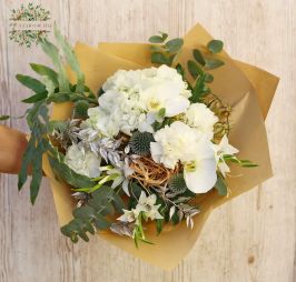 flower delivery Budapest - White bouquet with hydrangea, orchids