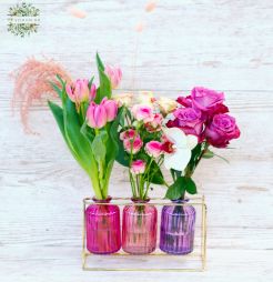 Virágküldés Budapest - Rózsaszín modern váza kollekció rózsával, tulipánal (10 szál)