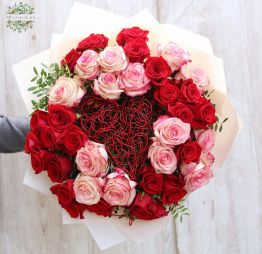 Virágküldés Budapest - 39 szál rózsa kézműves drót szívvel