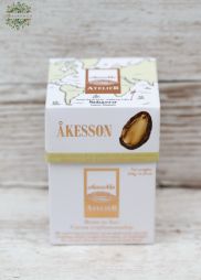Virágküldés Budapest - ChocoMe Atelier Akesson kakaóbabból készült étcsokoládéval bevont szivíliai mandula madagaszkári vadborssal fűszerezve 100g