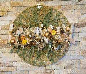 flower delivery Budapest - modern Christmas wall decoration on a yarn base (40cm)