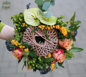flower delivery Budapest - Bouquet with rope bouquet holder with anthurium and roses