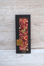 Blumenlieferung nach Budapest - ChocoMe Vollmilchschokolade, Haselnüsse, Pistazien, gefriergetrocknete Erdbeerstücke 110 g MG109