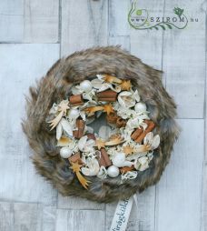 flower delivery Budapest - furry door wreath (18cm)