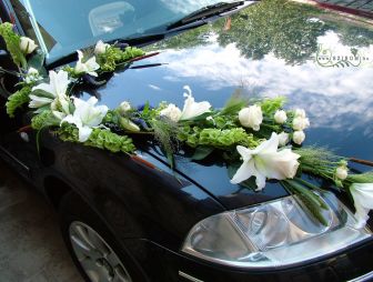 flower delivery Budapest - car flower arrangement garland (lily, rose, veronica, purple, white, green)