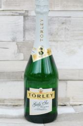 flower delivery Budapest - A bottle of Törley Gala champagne, sec 0,75l