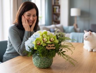 flower delivery Budapest - Mother's Day blue-green orchid hydrangea flower bowl - original product photo with AI background