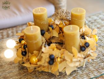 flower delivery Budapest - Large Advent wreath with ginko leaves and black and ocher balls (40cm)