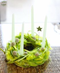 Virágküldés Budapest - Modern adventi koszorú, fűzöld, pelyhes (35cm)