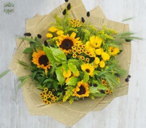 flower delivery Budapest - Big sunflower bouquet with gerberas, chrysies (19 szál)