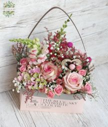 flower delivery Budapest - Pink flower bag with romantic summer flowers (14 stems)