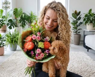 Virágküldés Budapest - Vidám színes csokor rózsákkal - original product photo with AI background