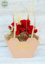 flower delivery Budapest - Red rose bag bouquet with dried wheat (5 stems)